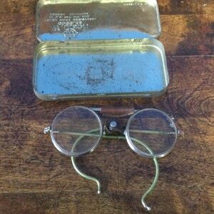 Willson Vintage Glasses Goggles with metal case and leather nose bridge